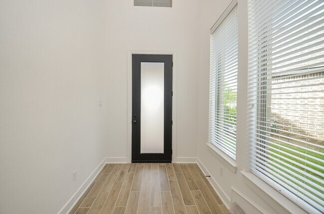 Photo - 10574 Cecilia Star Ln