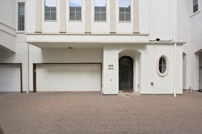 Building Photo - 1652 Norfolk St Unit B