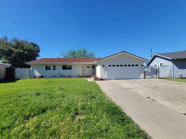 Photo - 2462 Town Cir