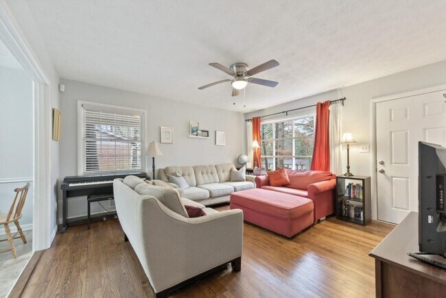 Photo - 4461 Mercer Rd