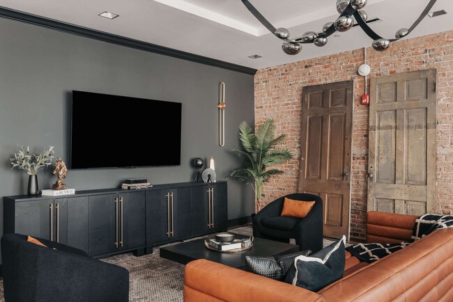 Photo - 240 Rep. John Lewis Way N Unidad FL3-ID1341527P