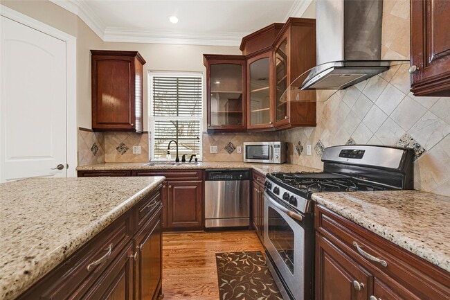 Photo - 2736 Cortlandt St