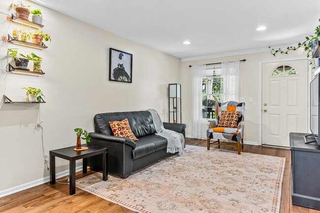 Photo - 456 Oakgrove Ct