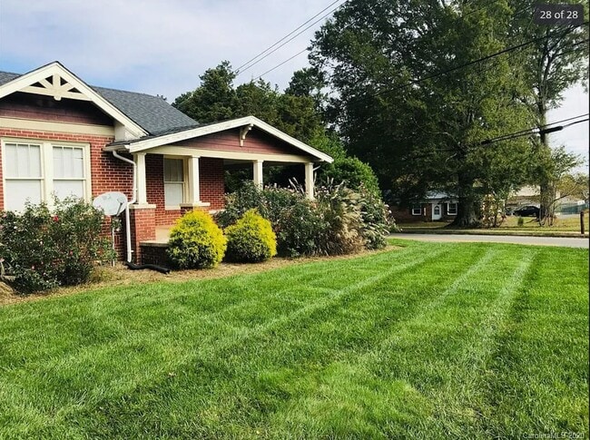 Photo - 1339 5th St NE