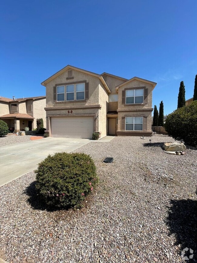 Building Photo - Great 5 Bedroom/2.5 Bathroom off Porter Dr. Rental
