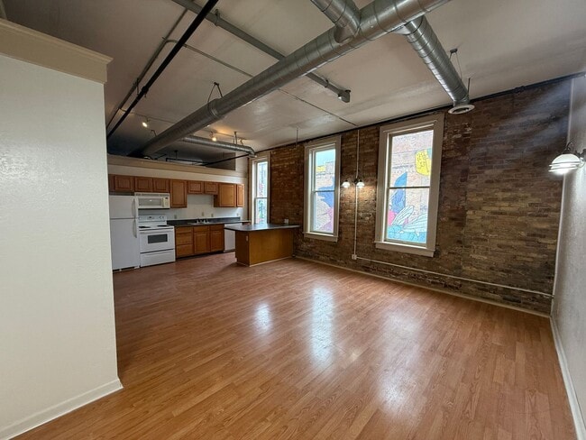 Photo - 125 E Michigan Ave Unit #B