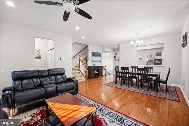 Photo - 1738 Beacon Ln