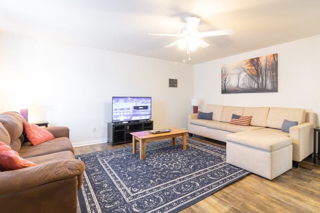 Photo - 752 Compass Trl Unit ID1043486P