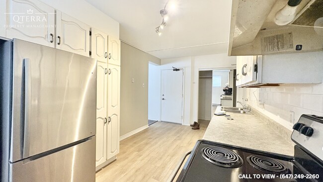Photo - 606 Chaucer Av
