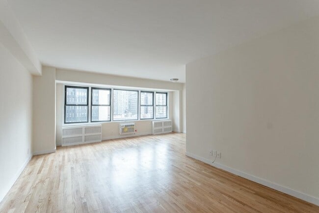 Building Photo - 236 E 36th St Unit 10E Rental