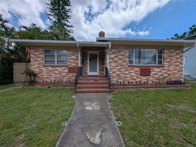 Photo - 208 12th Ave N