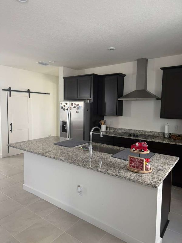 Photo - 2006 Education St