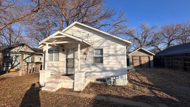 $750 - 1 bed 1 bath - Single Family Home - $750 - 1 bed 1 bath - Single Family Home