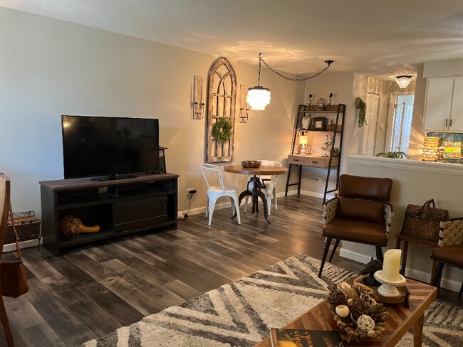 Photo - 1496 S Pierson St Unidad 115