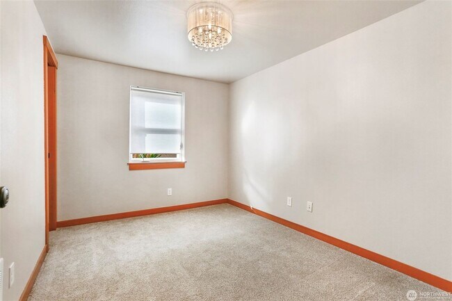 Photo - 900 SW Elmgrove St