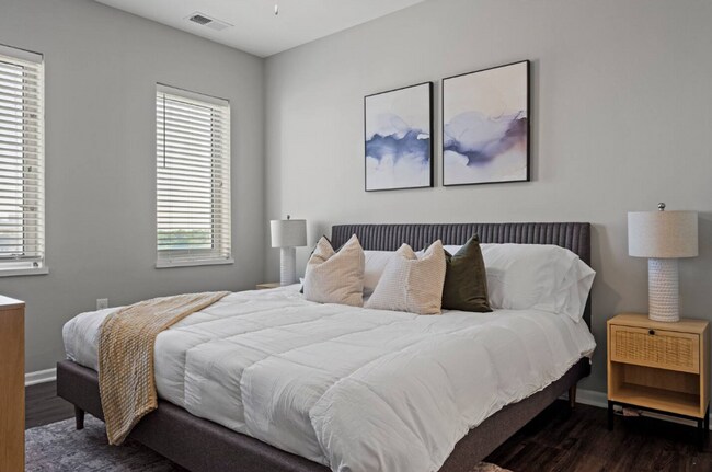 Photo - Midtown Plaza Apartments