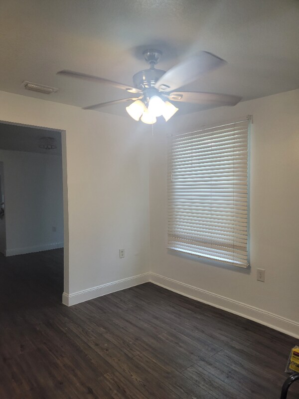 Photo - 1829 Ruby St