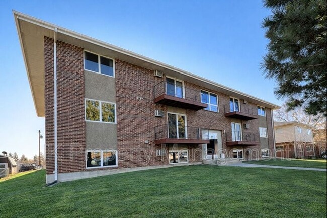 Building Photo - 3440 11th Ave S Unit #05