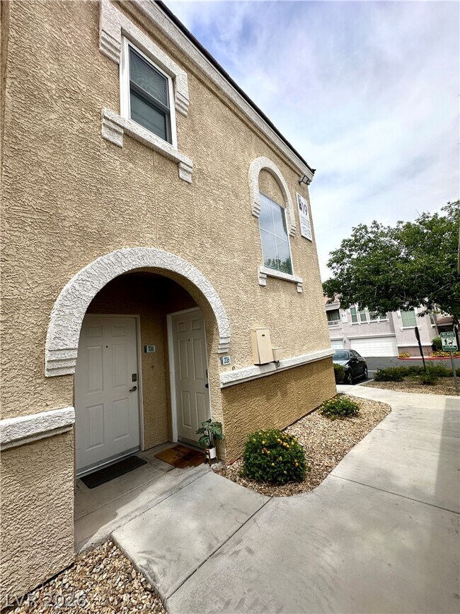 Building Photo - 9975 Peace Way Unit 1136