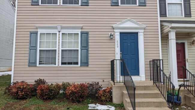 Photo - 829 Gallows Ct