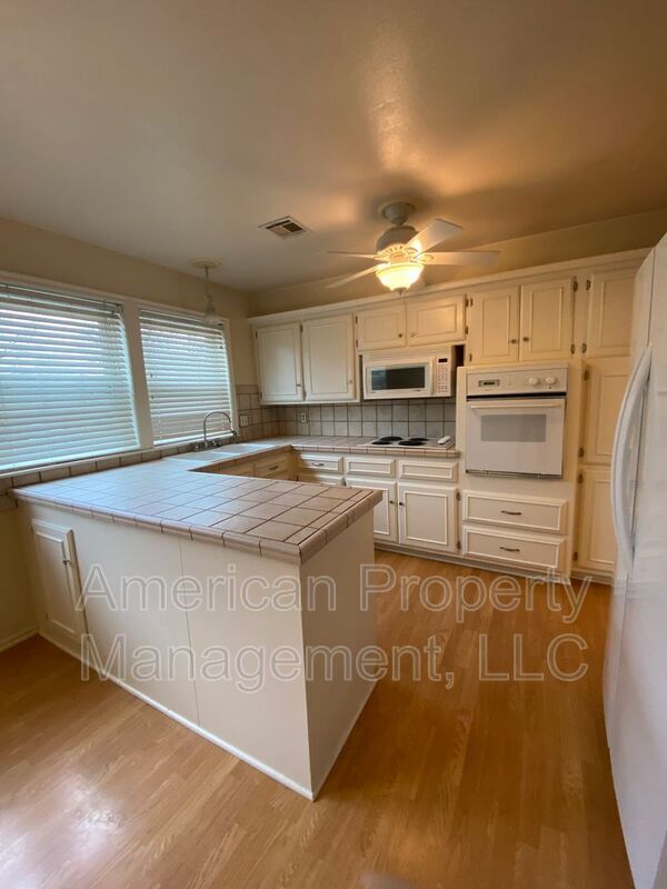 Photo - 1729 Melrose Dr