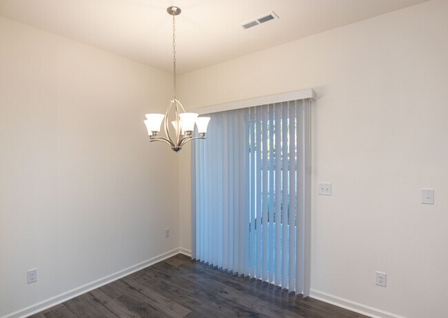 Photo - BEAUTIFUL 2 Bedroom Townhome in MIDLAND AVAILABLE JUNE 2026