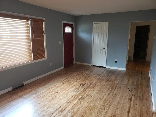 Sala de estar - 1324 W 4th St