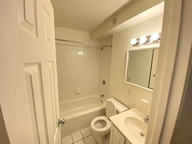 Full Bath - 185 Freeman St Unit 749