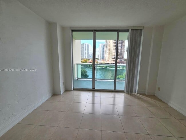 Photo - 19390 Collins Ave Unit 619