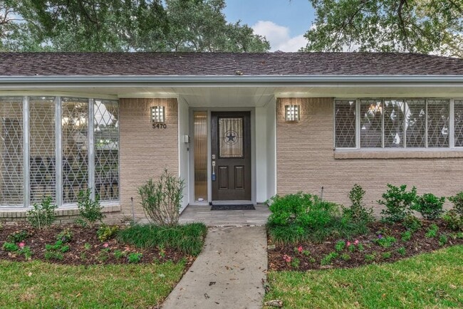 Photo - 5470 Darnell St