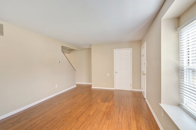 Photo - 2716 Gatewood Cir