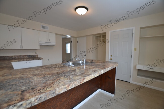 Photo - 1318 Oneida St