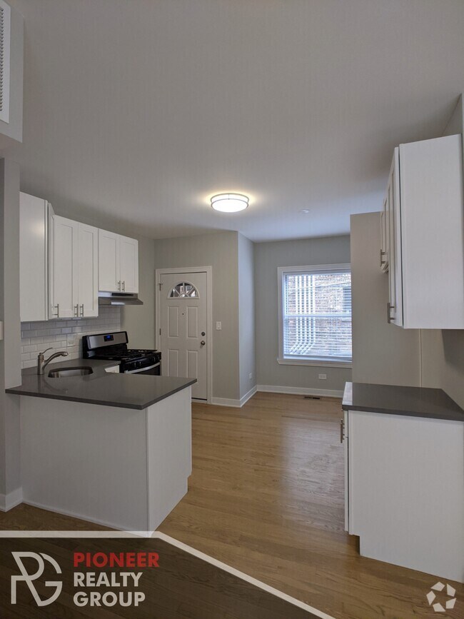 Building Photo - 3523 N Broadway St Unit 3525-1W Rental