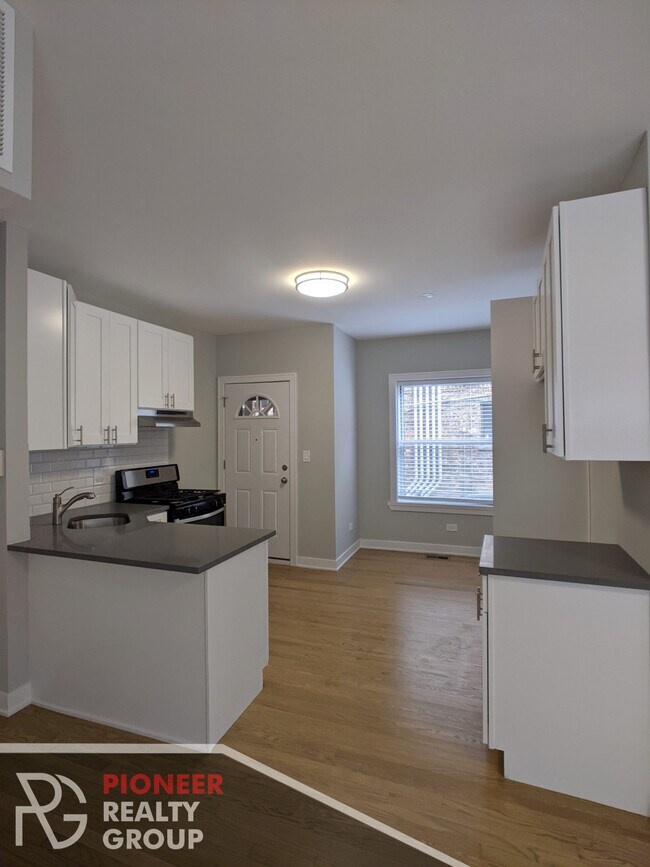 Photo - 3523 N Broadway St Apartments Unit 3525-1W