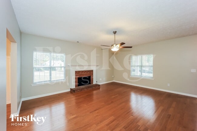 Photo - 125 River Birch Trce