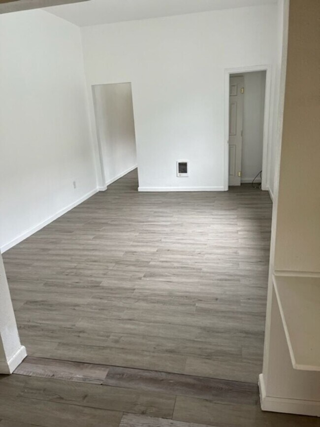 Photo - 870 32nd St Unit #B