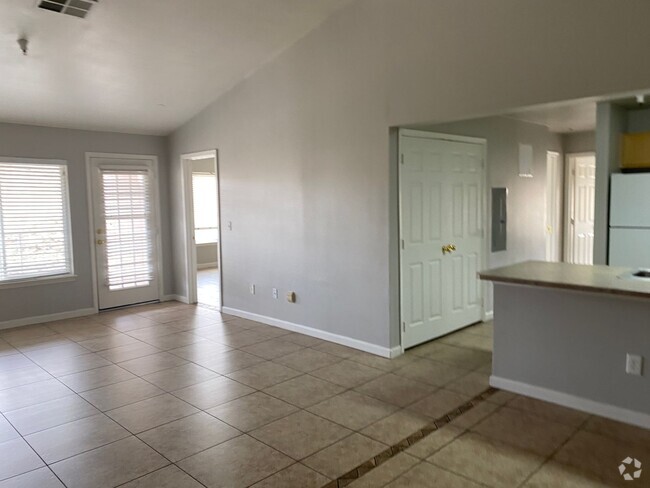 Building Photo - *MOVE IN SPECIAL - Get $500 off first full... Rental