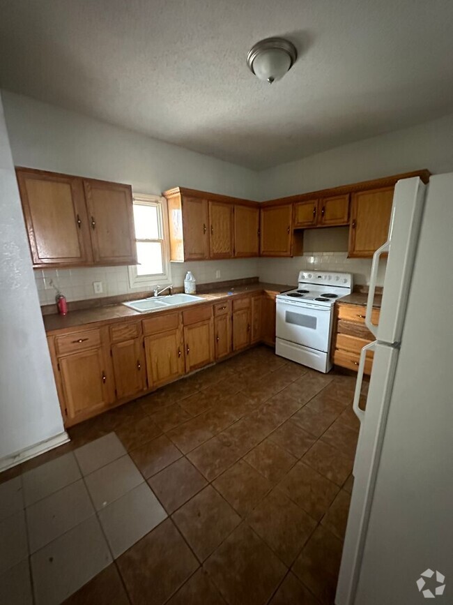 Building Photo - section 8 ready. We are accepting KCMO, Le... Rental