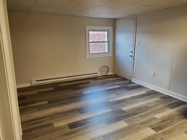 Photo - 20 W Maple St Unidad #8