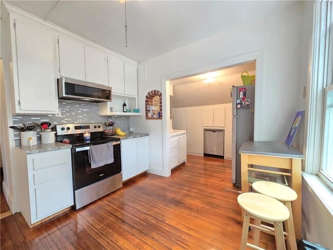 Photo - 1844 Broad St
