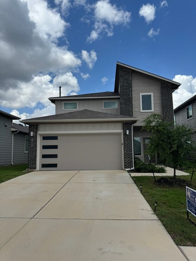 Ready for move-in! Spacious 4-bedroom, 3-b... - Ready for move-in! Spacious 4-bedroom, 3-b... House