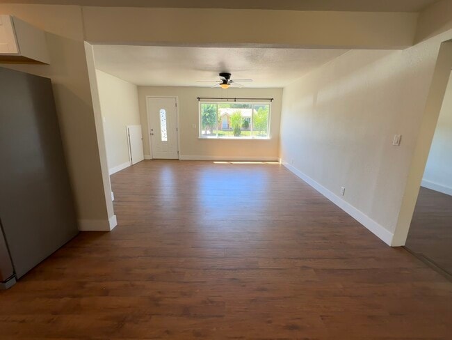 Building Photo - 1050 Manhattan St Unit A Rental