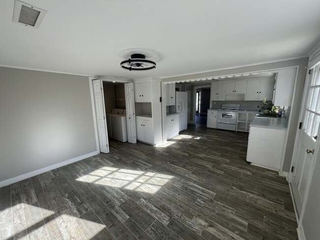 Photo - 128 Meadow Ln