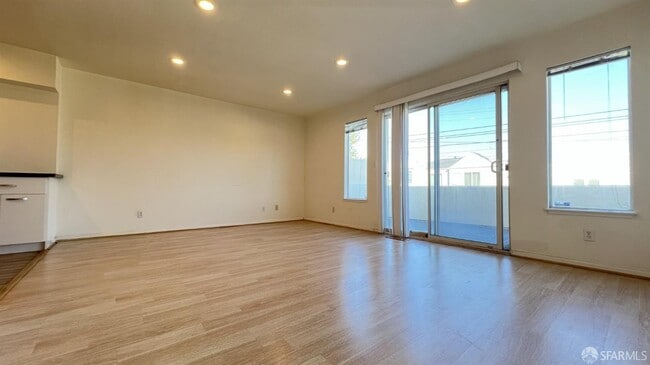 Photo - 1828 Newhall St