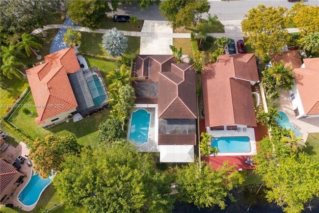 Photo - 470 NW 38th Ave
