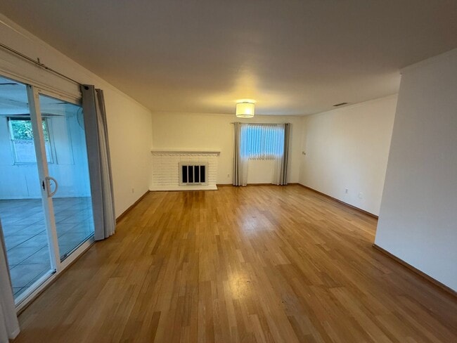 Photo - 3 Bedroom 2 Bath Home With Ample Storage