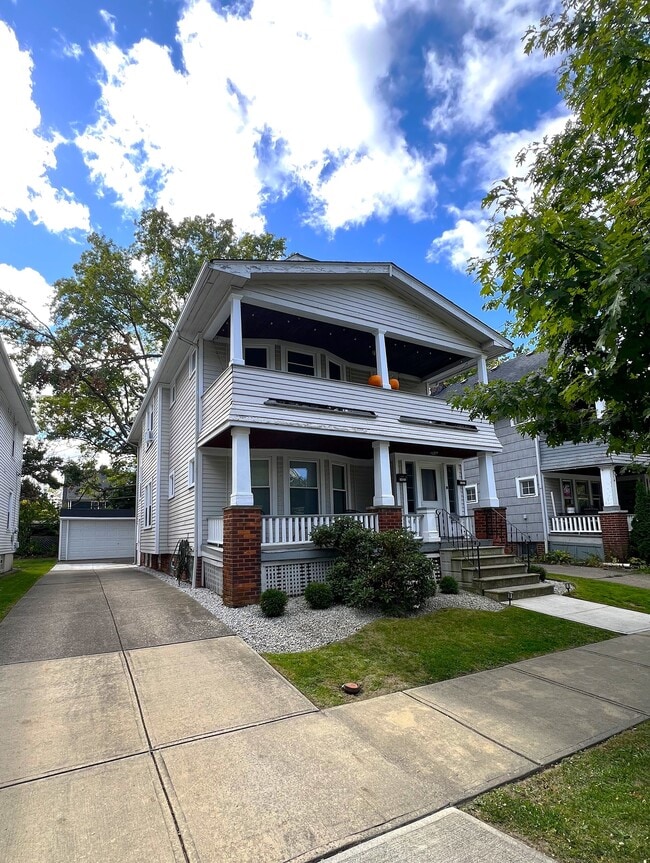 Photo - 14923 Delaware Ave Unit Upstairs - 14923