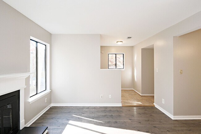 Photo - Cat-Friendly End-Unit Stonehenge Townhome