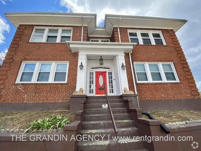 Building Photo - 202 Elm Ave Rental