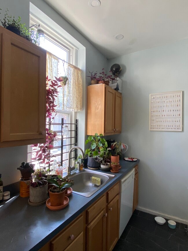 Photo - 1422 Wharton St Unit Apartment 1